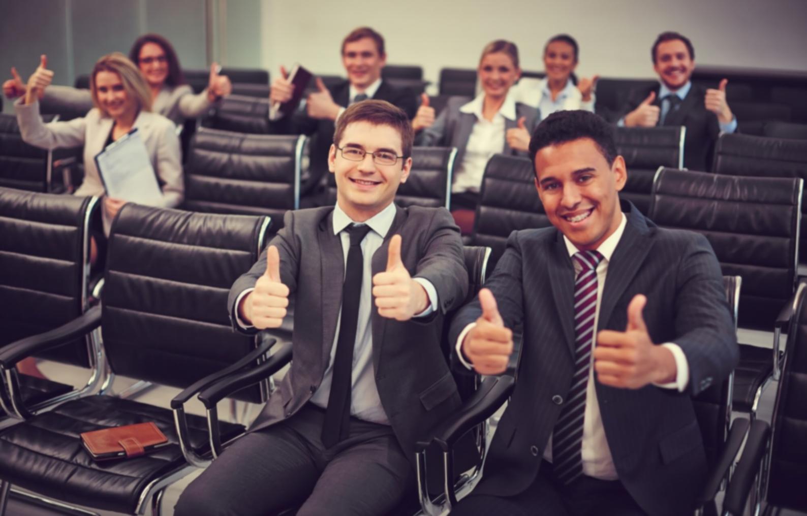 Finanzanalysten bei der Arbeit mit Bewertungsmodellen